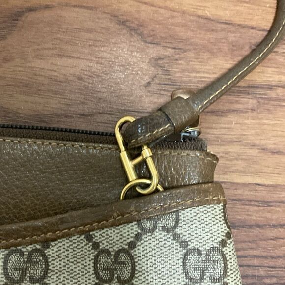 Authentic Gucci Vintage GG Monogram Shoulder/Crossbody Bag. 1980’s. - Picture 10 of 16